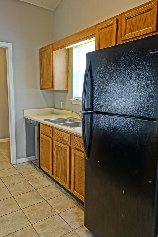 Photo - 13916 Sandhurst Dr SW