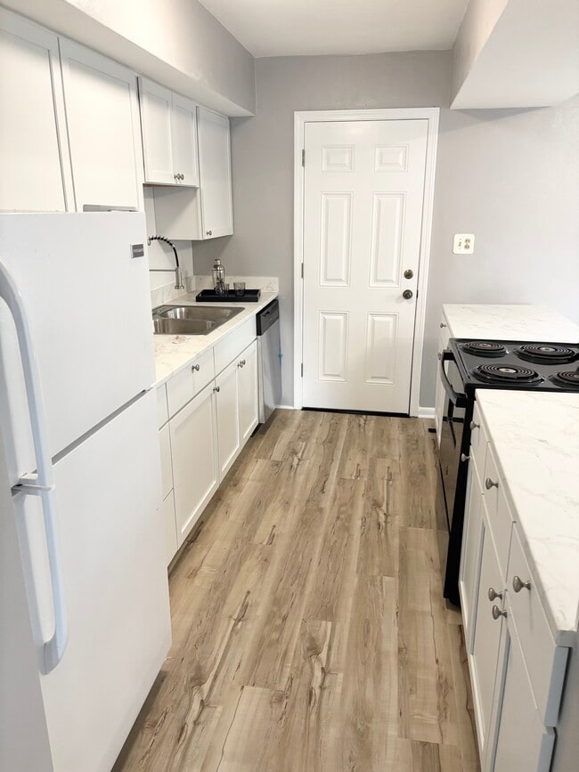 Photo - Birchwood Dr