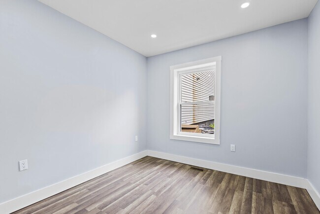 Photo - 392 Palisade Ave Unit 2