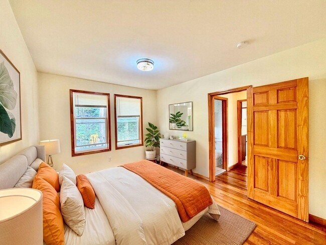 Photo - 18 Bigelow St