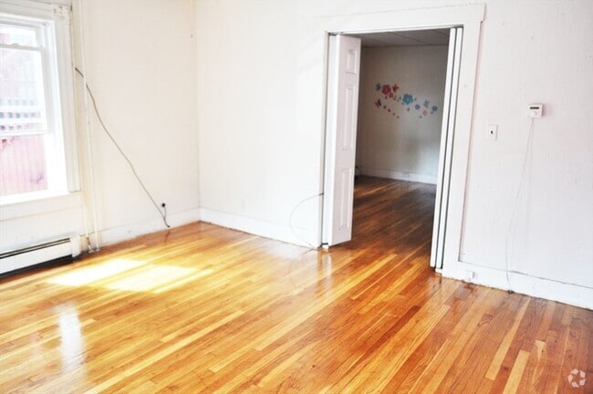 Building Photo - 8 Grant St Unit 1 Rental