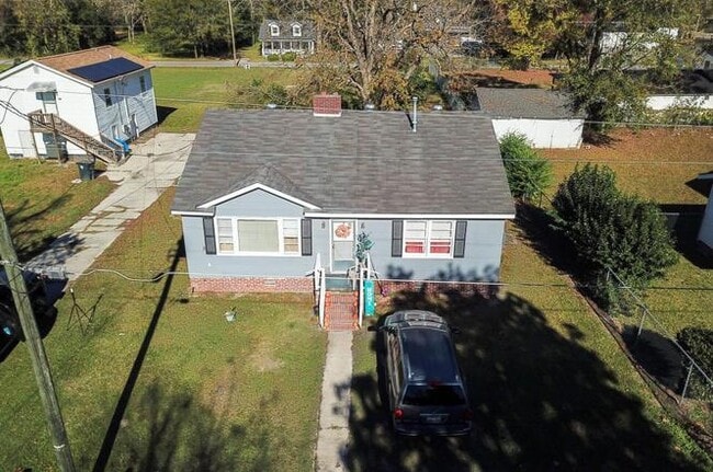 Photo - 106 Jones St