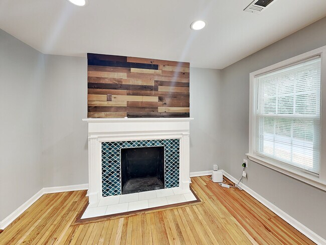 Photo - 1770 Springview Rd NW