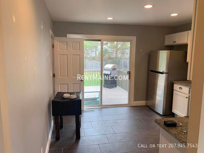 Photo - 173 Parkway N