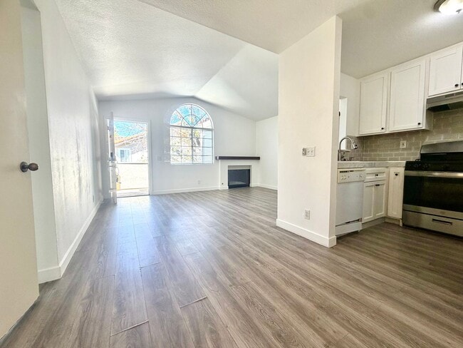 Photo - 2 Bed, 2 Bath upper end unit in Beautiful Rancho Santa Margarita