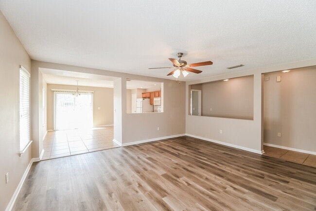 Photo - 11412 Brian Lakes Dr N