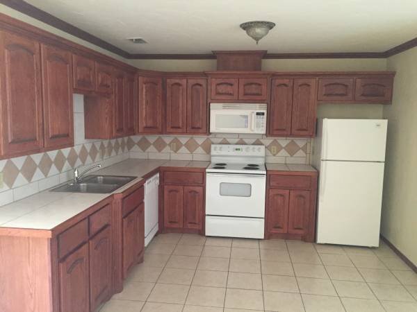 2000 Circle Dr Unit 3
