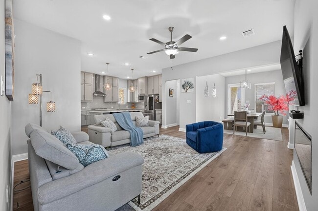 Photo - 12991 Vinson Dr