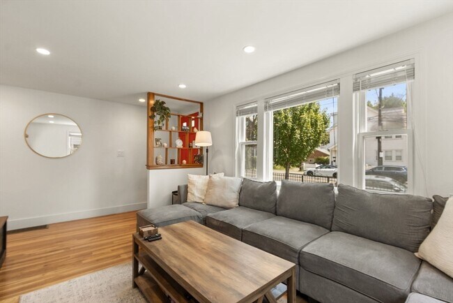 Photo - 177 Faneuil St Unidad 1