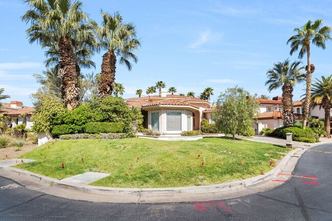 Building Photo - Luxury Lake Las Vegas Estate in Guard-Gated SouthShore Community!