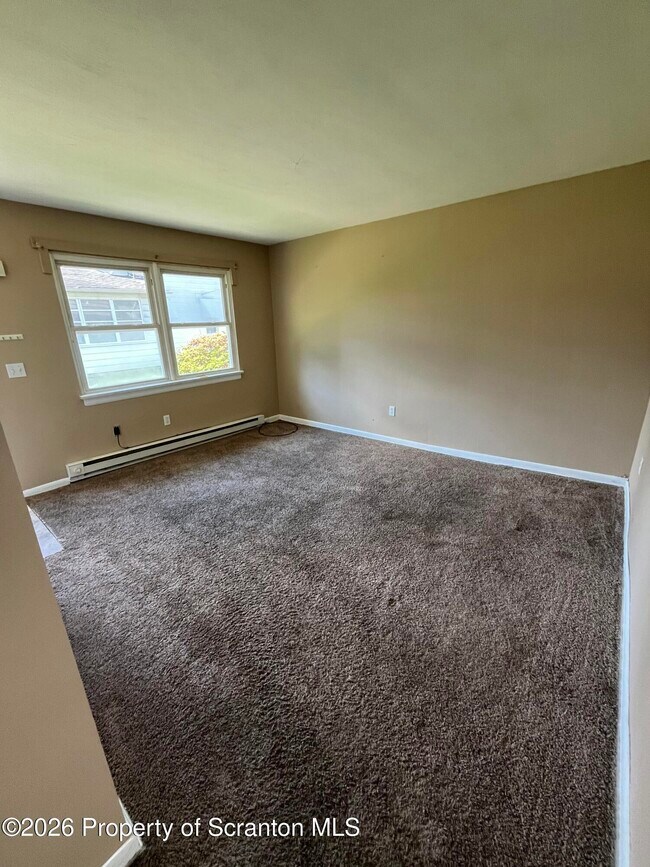 Photo - 612 Oak St