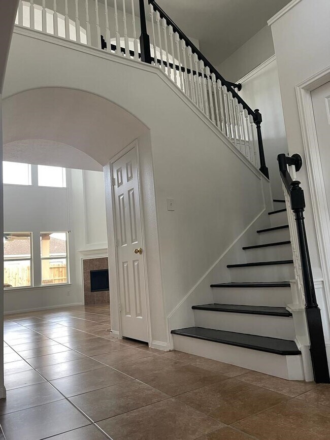 18511 Shadow Line Ct