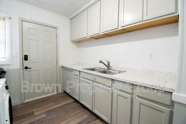 Photo - 204 S 5th St