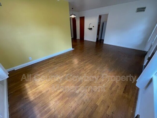 Photo - 260 N 7th St Unit Apt 1