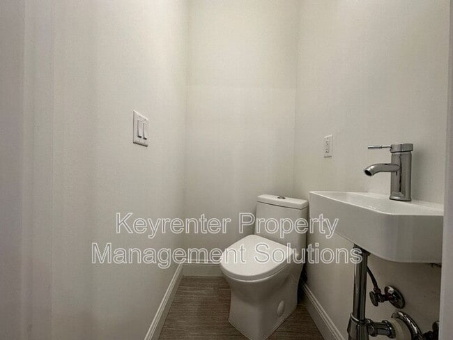 Photo - 3445 Lee Hwy Unit 114