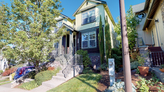 Building Photo - BETHANY LUXURY HOME! NO MOVE-IN DEPOSIT wi...
