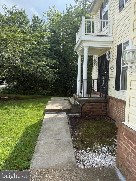 Building Photo - 5909 Plata St