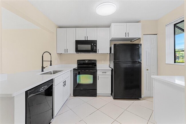 Photo - 2073 Skimmer Ct Unit 211