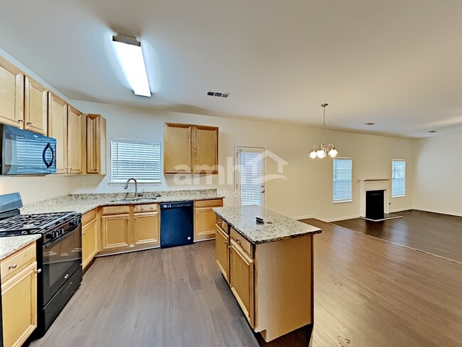 Photo - 412 Farmwood Way