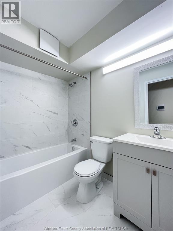 Photo - 2136 Wyandotte St W Unit 21