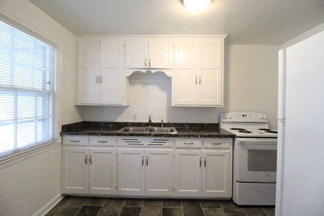 Photo - 1 Bedroom 1 Bath Duplex in Navy Hill Area in Olathe
