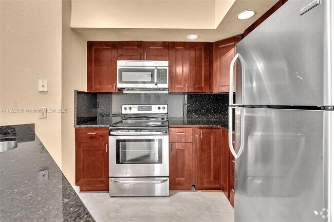 Building Photo - 3370 Pinewalk Dr N Unit 1222 Rental
