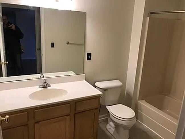 Photo - Section 8 Approved | Charming 3 Bed / 1 Bath Home in Lansing