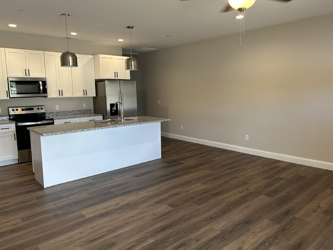 Photo - 1 BD 1BA APARTMENT FOR RENT IN CYPRESS RIDGE