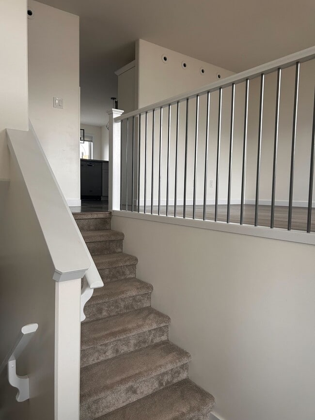 Photo - 200 Reddekopp Ln