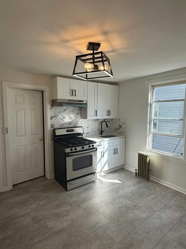 Building Photo - 105 Rosa Parks Blvd Unit 3