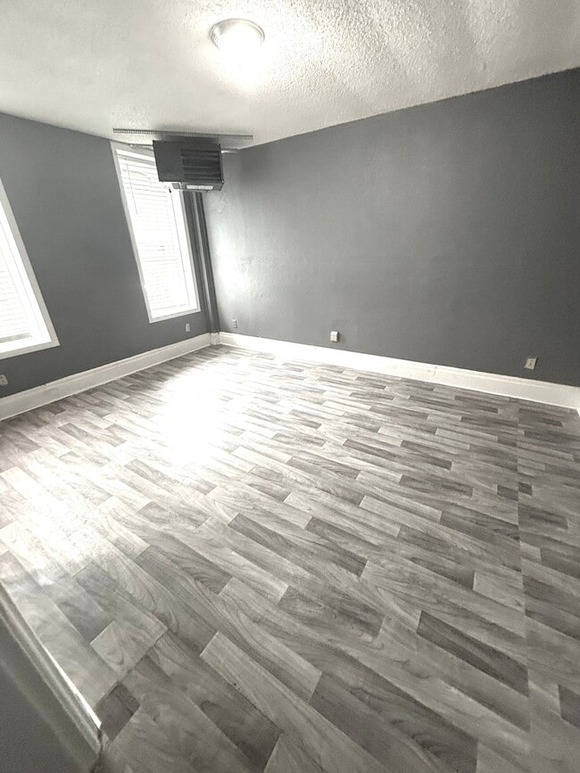 820 Avenue F Unit 1C