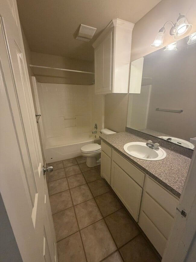 Photo - 1437 Western Oaks Ct