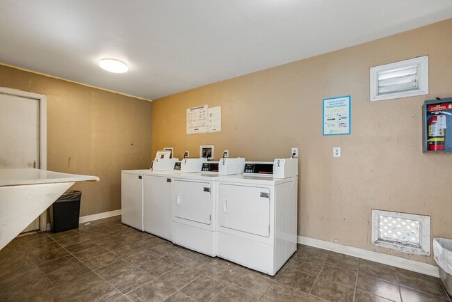 Windsor Arms Apartments