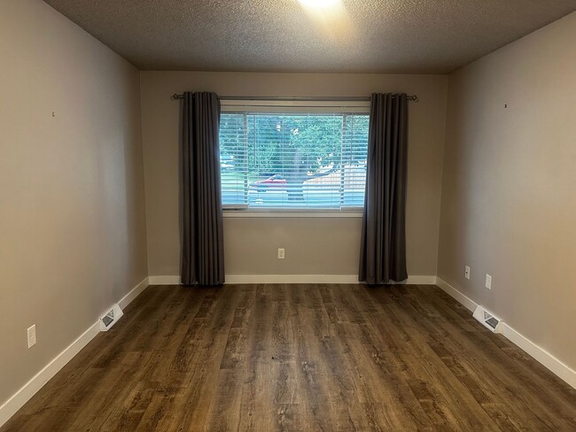 Photo - Stunning 3 bedroom AVAILABLE NOW!
