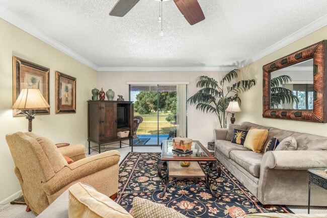 Photo - 3833 Edgewater Dr