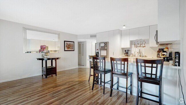 Building Photo - 4750 NW 22nd Ct Unit 118 Rental
