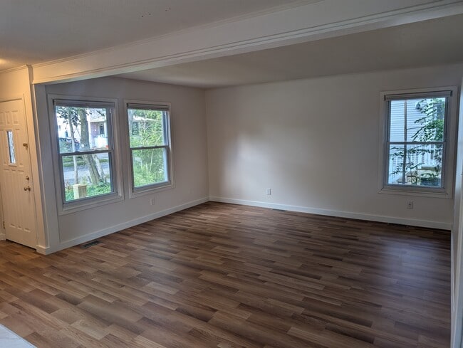 Building Photo - 1446 Rosewood St Rental