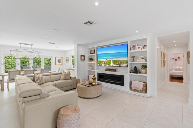 Photo - 735 Benevento Ave