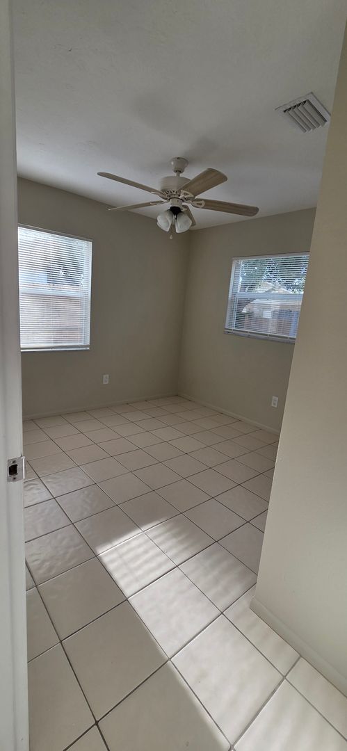 Photo - 2/1 Home in suberb location, pet friendly! Unit 1