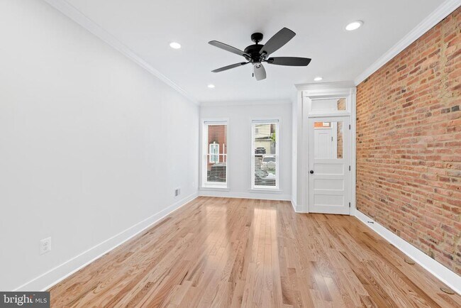 Photo - 1434 Marshall St