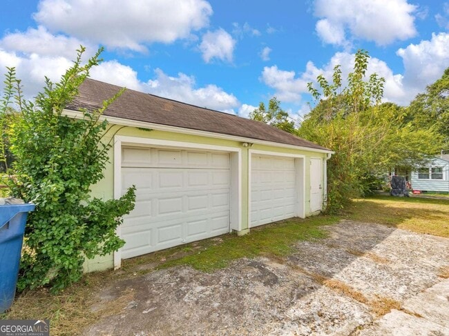 Photo - 652 Mozley Dr SE