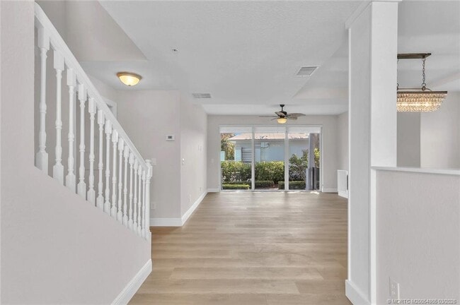 Photo - 3651 NE Pineapple Ave