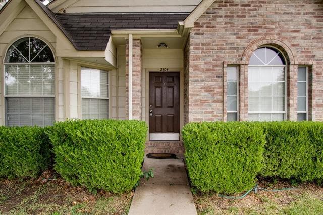 Photo - 2104 Regency Dr