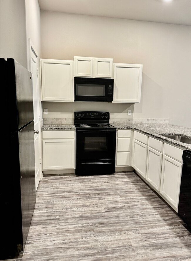 Photo - 2121 N Avenue J Ave