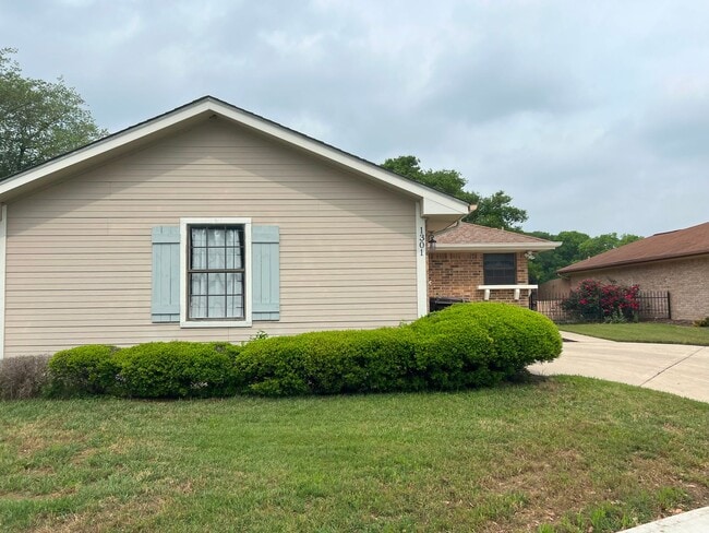 Photo - 1301 Eli Whitney Rd