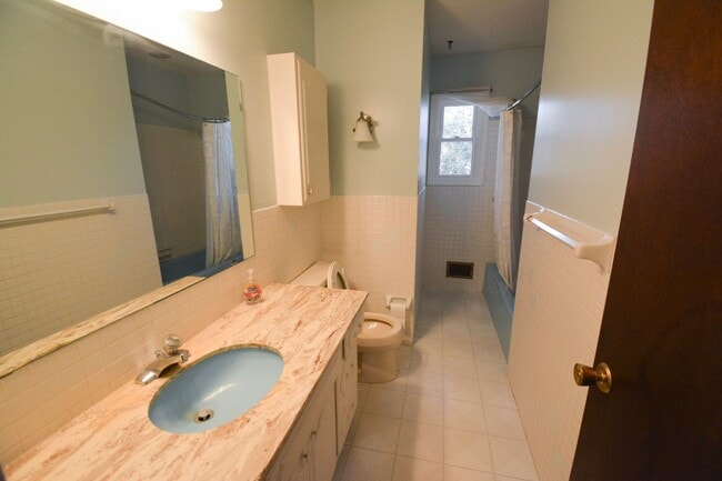 Photo - 3-Bedroom Home for Rent Near Broadway North