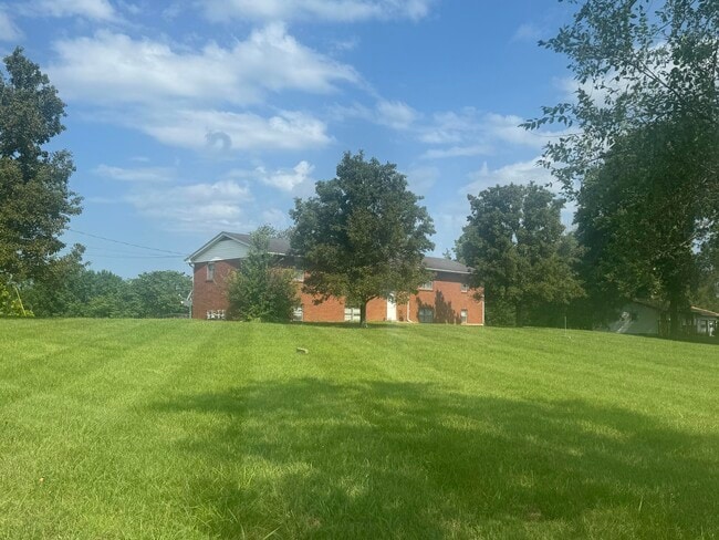 Building Photo - 5001 N Creasy Springs Rd Rental