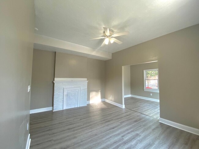 Photo - 5 bed/ 2 Bath Mins. from UC Only $750/pp (...