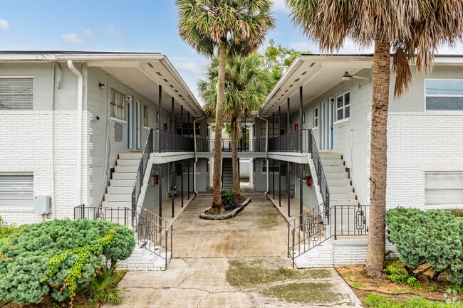 Alternate Exterior - Caliente Apartments