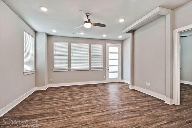 Photo - 1701 W Deane St